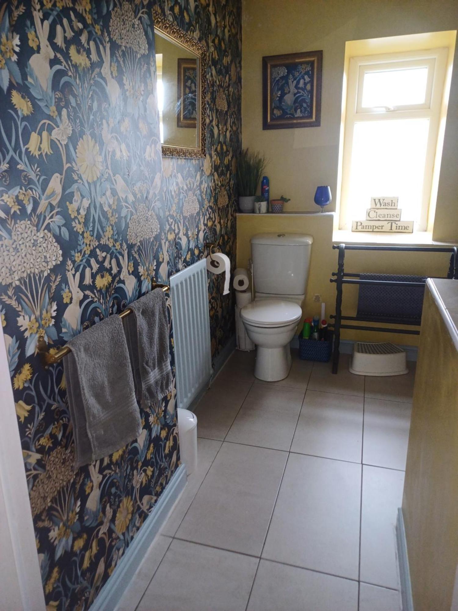 Large Countryside Home Tow Law Bagian luar foto